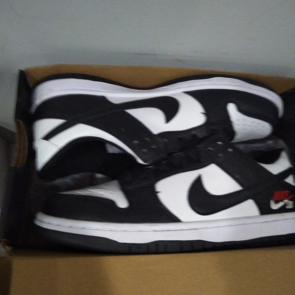 Nike SB - Picture 3 of 3